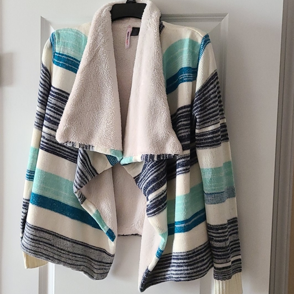 Love by design size M women's cardigan sweater